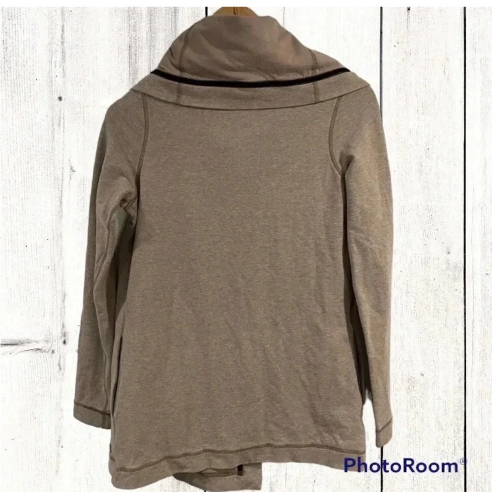 LULULEMON Savasana Stylish Beige Long-Sleeve Wrap - Picture 3 of 8